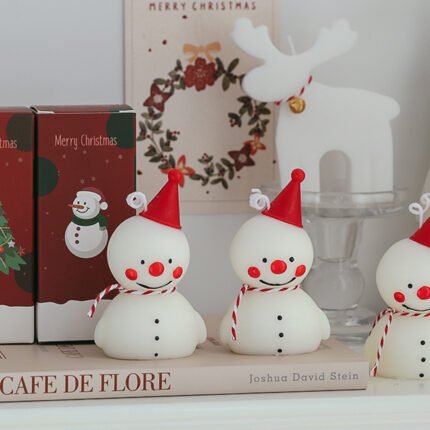 Snowman Christmas Candle - Ambience Gift | Handmade Shaped Creative Aromatherapy Candle for Christmas Cross - border Sales