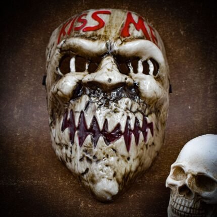 Halloween skull mask: a scary and funny prop for costume performances
